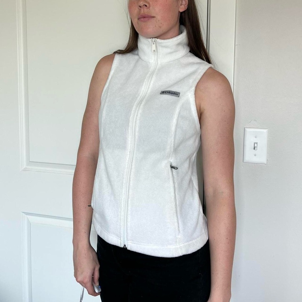 Columbia White Fleece Vest - Sleeveless Zippered Front